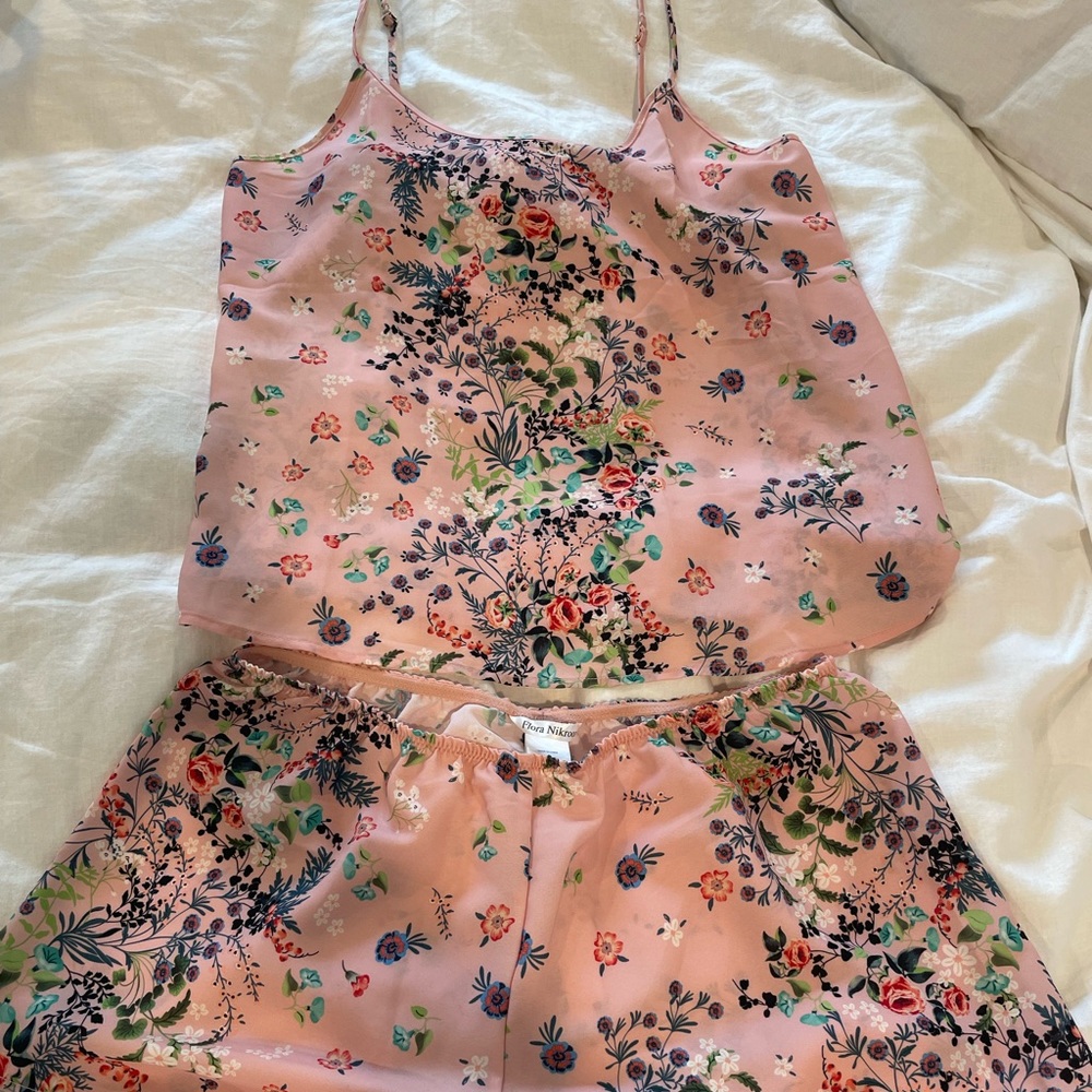Flora Nikrooz Size Medium Matching Pink Floral Pajama Set